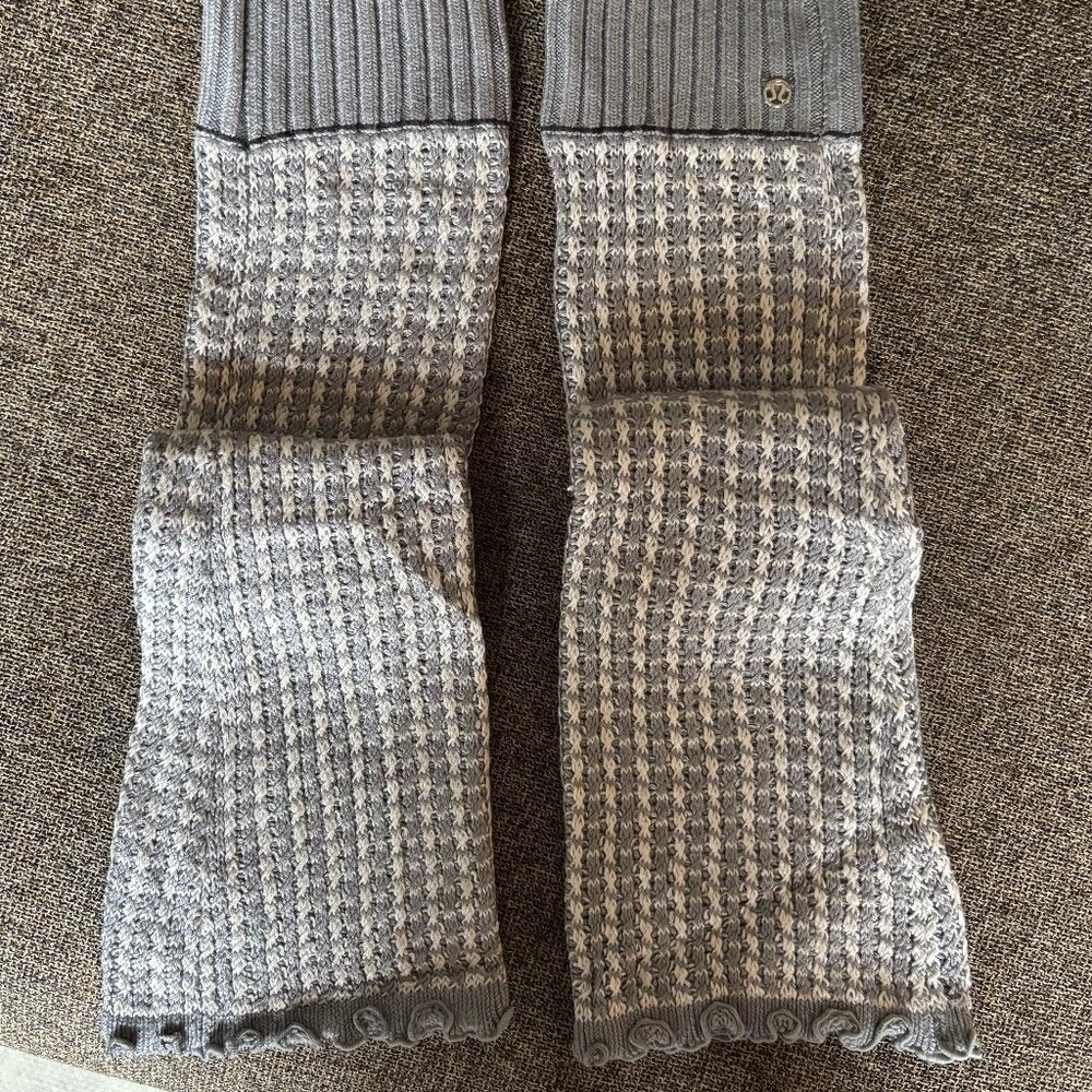 Lululemon Vintage Legwarmers OS - Gray/White - EUC